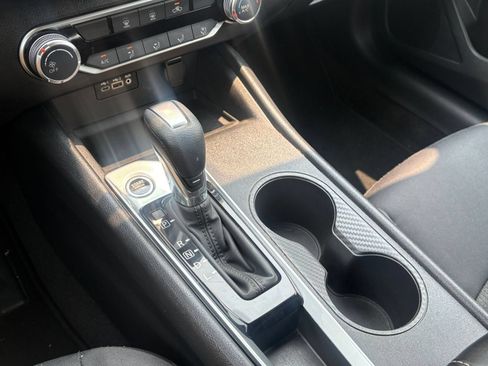 Used 2025 Nissan Altima 2.5 SV FWD image 34