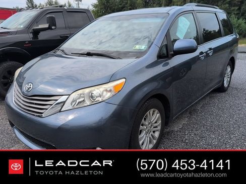 Used 2015 Toyota Sienna XLE Premium FWD image 1