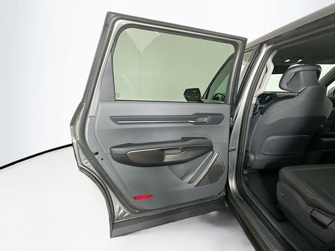Used 2024 Kia EV9 Light RWD image 26