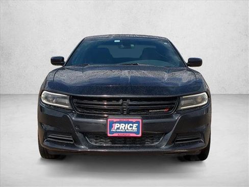 Used 2019 Dodge Charger SXT w/ Blacktop Package image 2