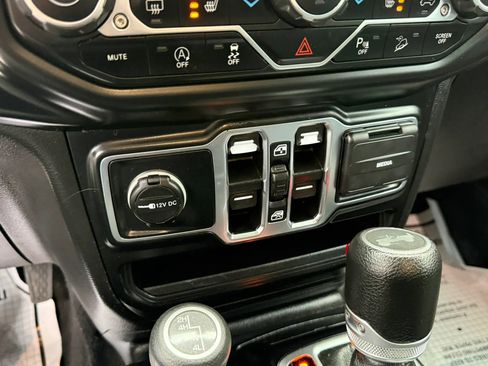 Used 2021 Jeep Wrangler Unlimited Sport AWD/4WD image 59