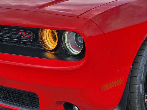 Used 2016 Dodge Challenger R/T Scat Pack RWD image 10