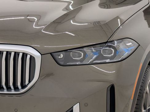 New 2026 BMW X5 xDrive40i w/ Premium Package AWD/4WD image 11