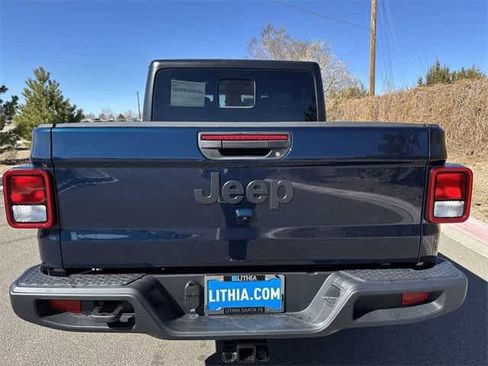 New 2025 Jeep Gladiator Sport image 13