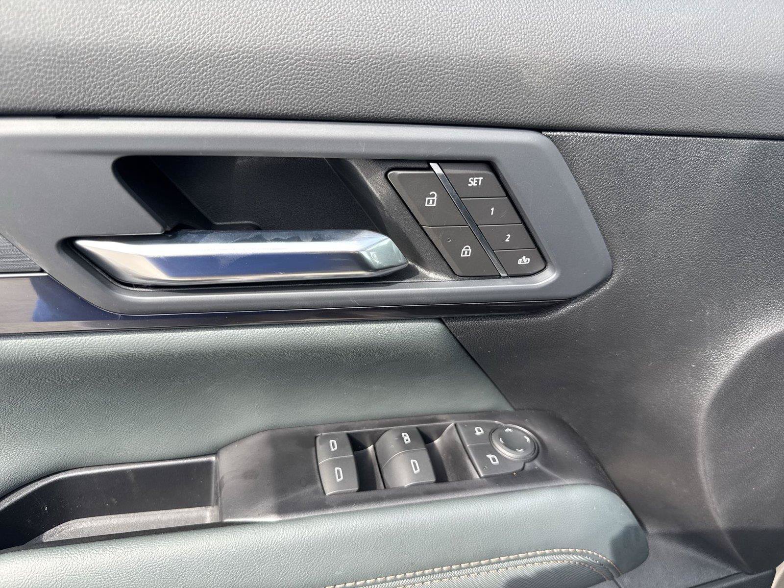 New 2027 GMC Terrain AT4 w/ Convenience Package III AWD/4WD image 13