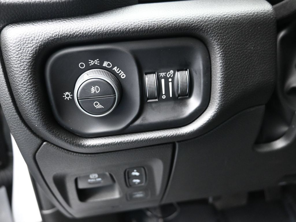 New 2025 RAM 1500 Big Horn AWD/4WD image 13