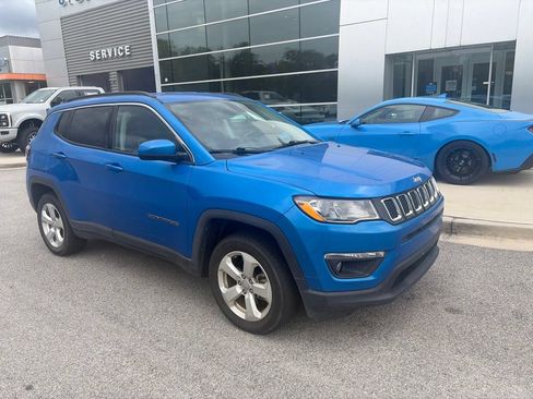 Used 2021 Jeep Compass Latitude w/ Convenience Group AWD/4WD image 3
