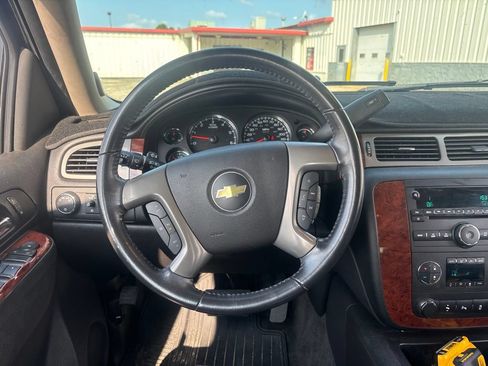 Used 2013 Chevrolet Suburban LT AWD/4WD image 10
