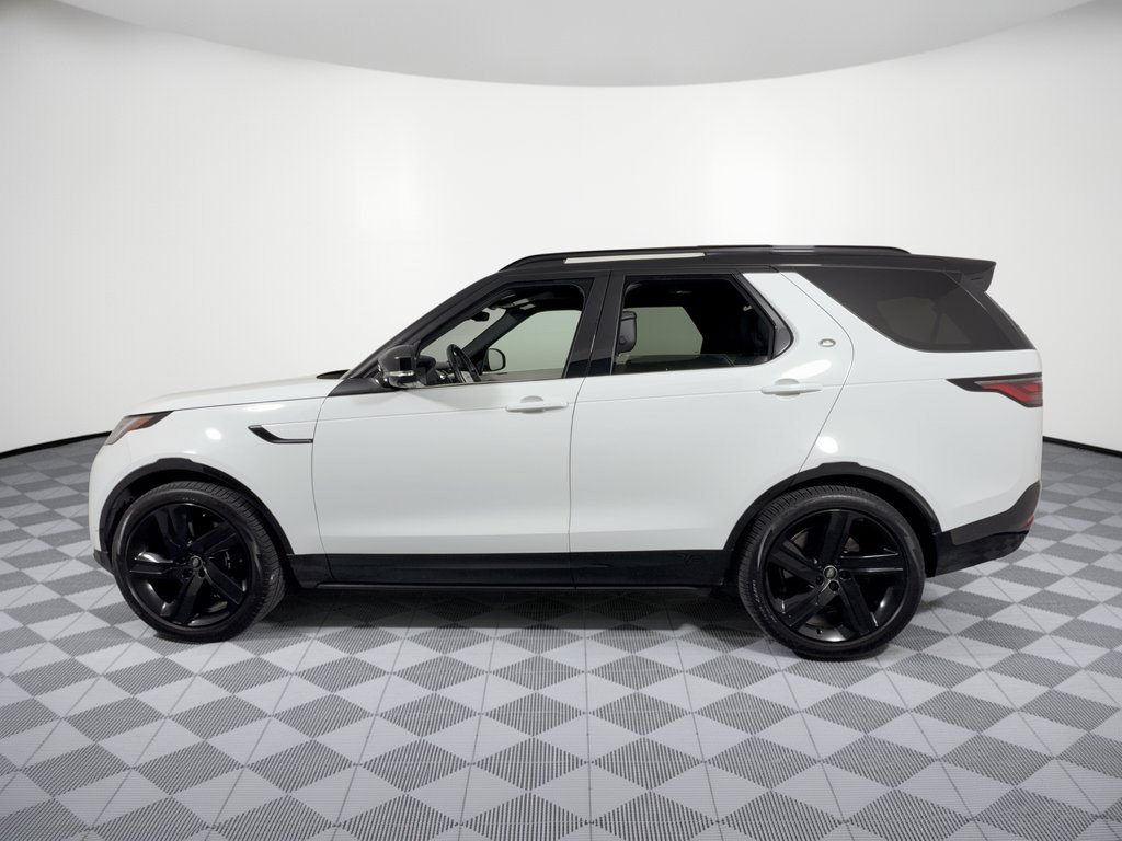 Used 2023 Land Rover Discovery Metropolitan Edition AWD/4WD image 2