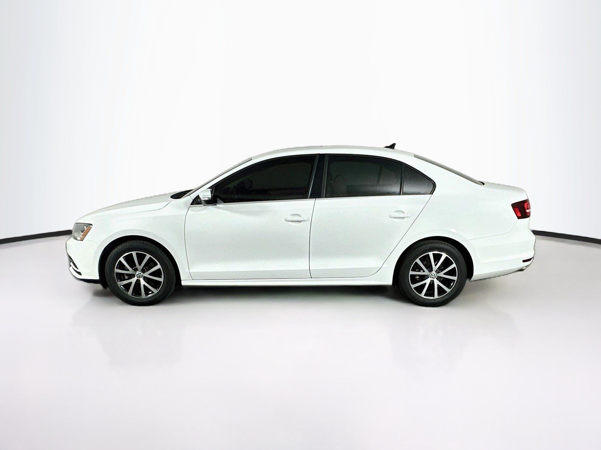 Used 2018 Volkswagen Jetta SE FWD image 4