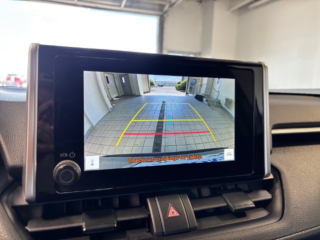 Used 2025 Toyota RAV4 XLE AWD/4WD image 12