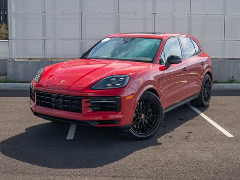 Certified 2025 Porsche Cayenne E-Hybrid AWD/4WD image 1