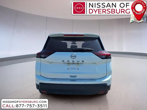 Used 2026 Nissan Rogue SV w/ Cold Weather Package FWD image 4