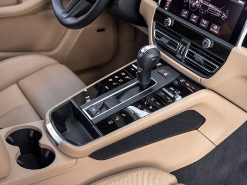 Certified 2026 Porsche Macan AWD/4WD image 54