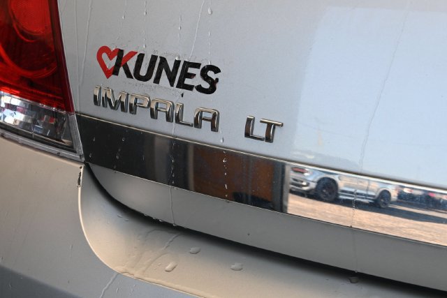 Used 2008 Chevrolet Impala LT w/ Luxury Edition Package FWD image 11