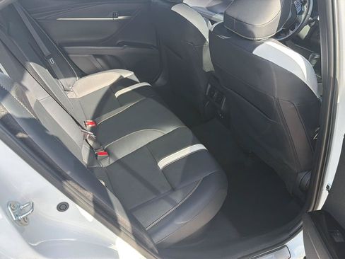 Used 2025 Toyota Camry SE w/ Convenience Package FWD image 15