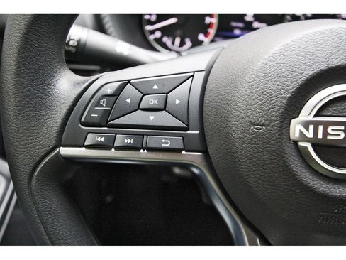 Used 2025 Nissan Sentra SV FWD image 17