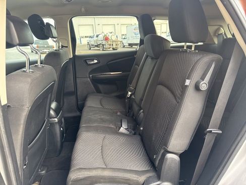 Used 2014 Dodge Journey SXT w/ Flexible Seating Group image 24
