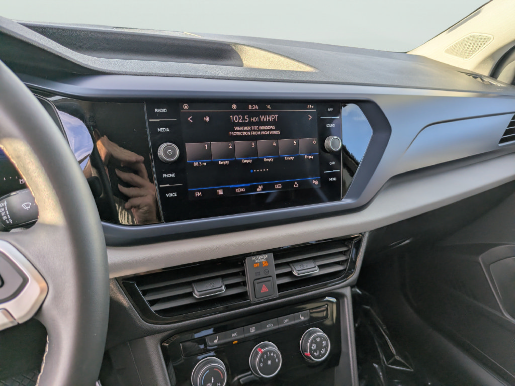 Certified 2023 Volkswagen Taos SE w/ Panoramic Sunroof Package FWD image 21