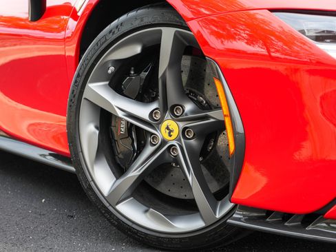Used 2022 Ferrari SF90 Stradale AWD/4WD image 11