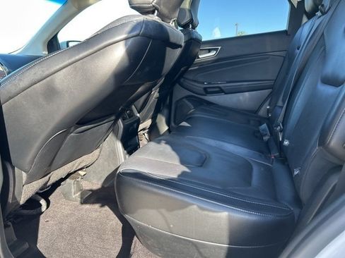Used 2019 Ford Edge Titanium w/ Equipment Group 301A AWD/4WD image 11