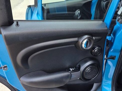 Used 2015 MINI Cooper 4-Door Hardtop FWD image 36