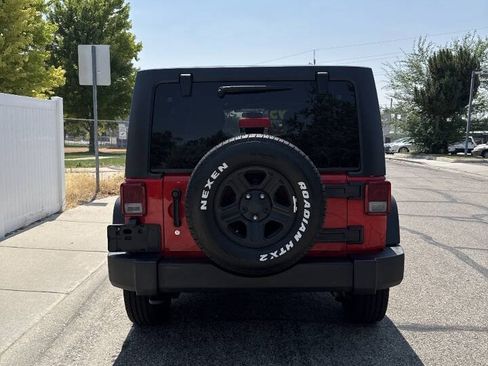 Used 2017 Jeep Wrangler Unlimited Sport w/ Connectivity Group AWD/4WD image 5