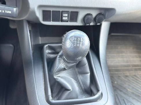 Used 2012 Toyota Tacoma 4x4 Double Cab w/ TRD Sport Pkg image 4