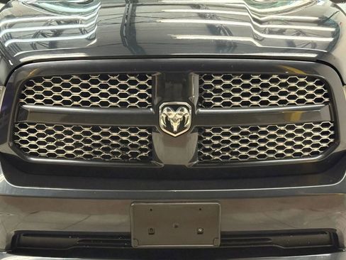 Used 2018 RAM 1500 Express w/ Express Value Package AWD/4WD image 5
