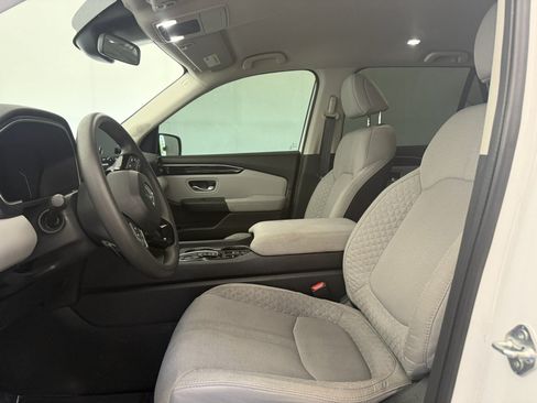 Used 2023 Honda Pilot LX image 15
