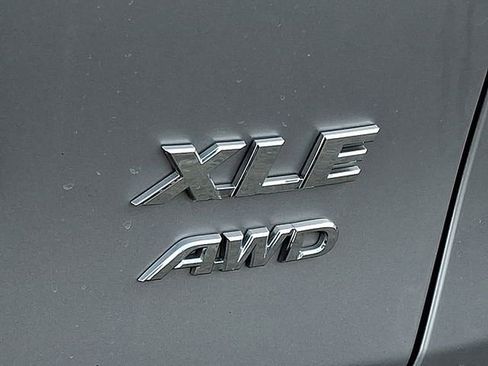 Certified 2020 Toyota RAV4 XLE Premium AWD/4WD image 31
