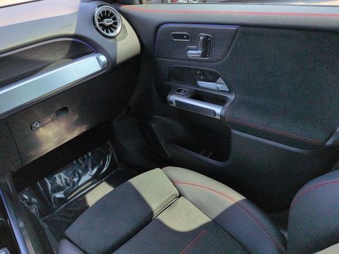 Used 2021 Mercedes-Benz GLB 35 AMG 4MATIC image 17