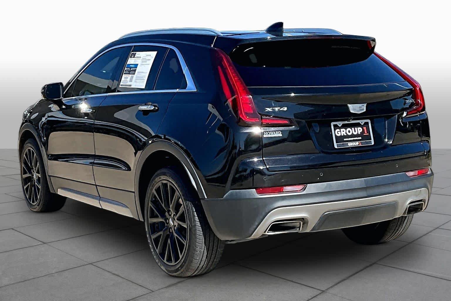 Used 2022 Cadillac XT4 Premium Luxury w/ LPO, ONYX Package FWD image 10