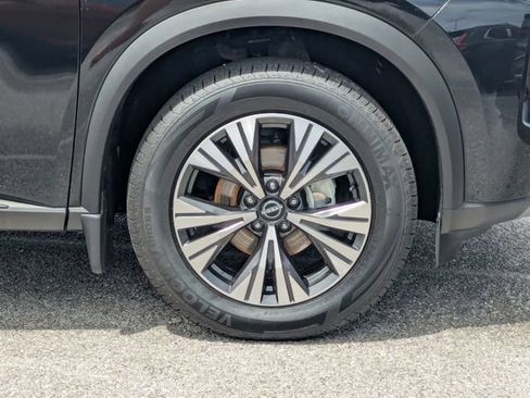 Used 2023 Nissan Rogue SV FWD image 11