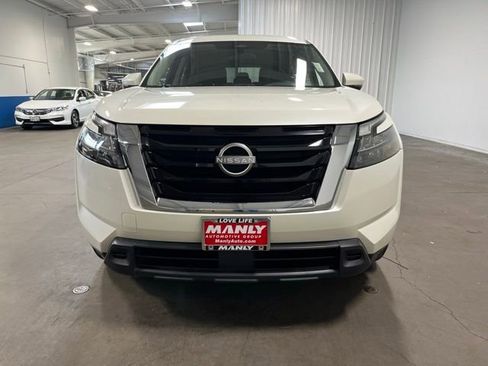 Used 2024 Nissan Pathfinder SV FWD image 8