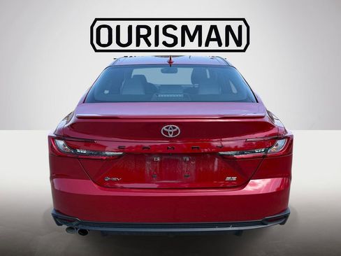 Used 2025 Toyota Camry SE w/ Convenience Package image 6
