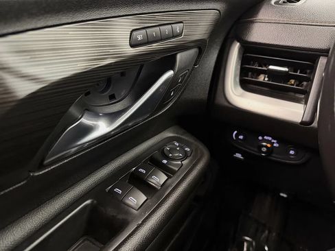 Used 2021 GMC Terrain SLT w/ Infotainment Package II FWD image 13