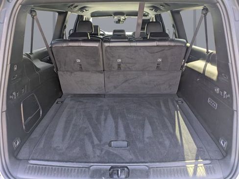 Used 2024 Jeep Wagoneer L Series II w/ Flexible Seating Group AWD/4WD image 12