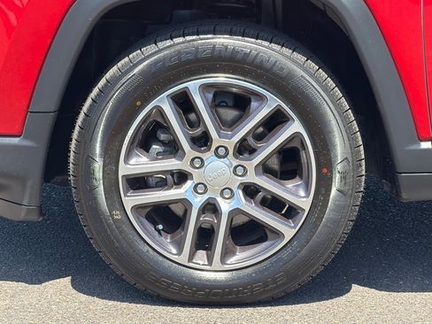 Used 2018 Jeep Compass Latitude w/ Popular Equipment Group AWD/4WD image 27