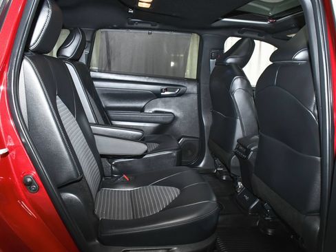 Used 2024 Toyota Highlander XSE AWD/4WD image 50