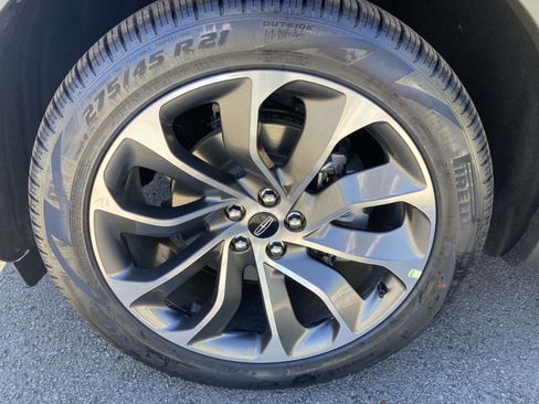 New 2025 Lincoln Aviator AWD w/ Equipment Group 101A image 14