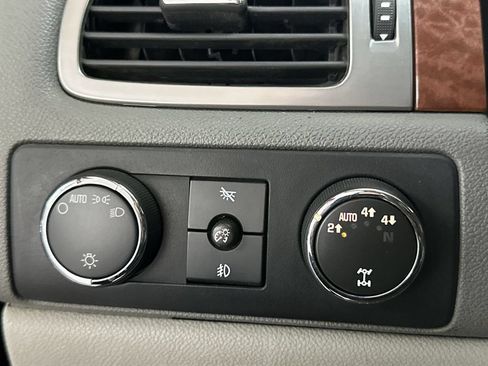 Used 2007 GMC Yukon XL SLT w/ SLT Preferred Equipment Group AWD/4WD image 42