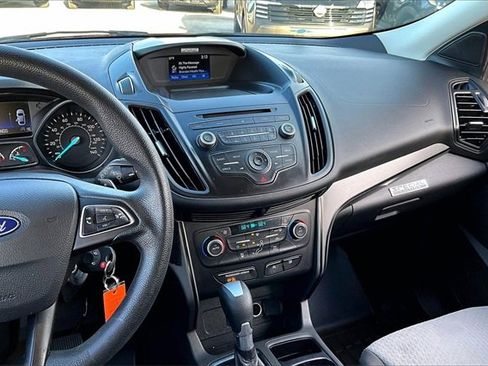 Used 2017 Ford Escape SE image 9