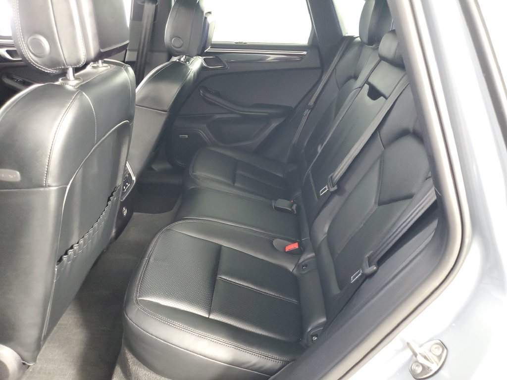 Used 2024 Porsche Macan w/ Premium Plus Package AWD/4WD image 13
