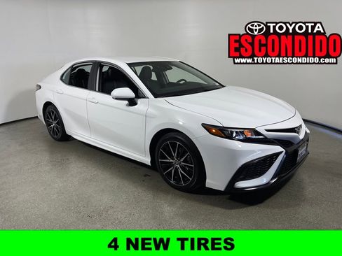 Certified 2024 Toyota Camry SE image 1