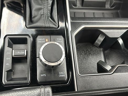 Used 2025 Toyota Tundra Limited image 21