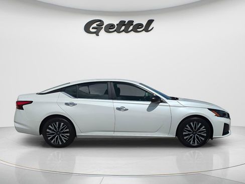 Certified 2025 Nissan Altima 2.5 SV image 3