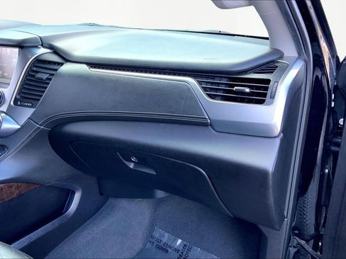 Used 2019 Chevrolet Tahoe LT w/ Z71 Midnight Edition image 19