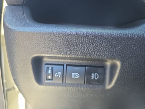 Used 2020 Toyota RAV4 LE AWD/4WD image 23