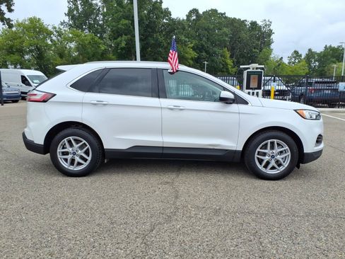 Used 2021 Ford Edge SEL w/ Convenience Package AWD/4WD image 9